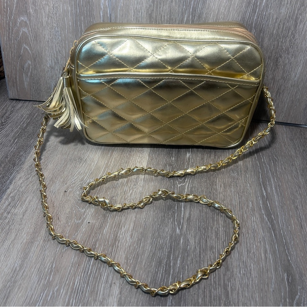 👜 Vintage Metallic Gold Quilted Chain Strap Handbag